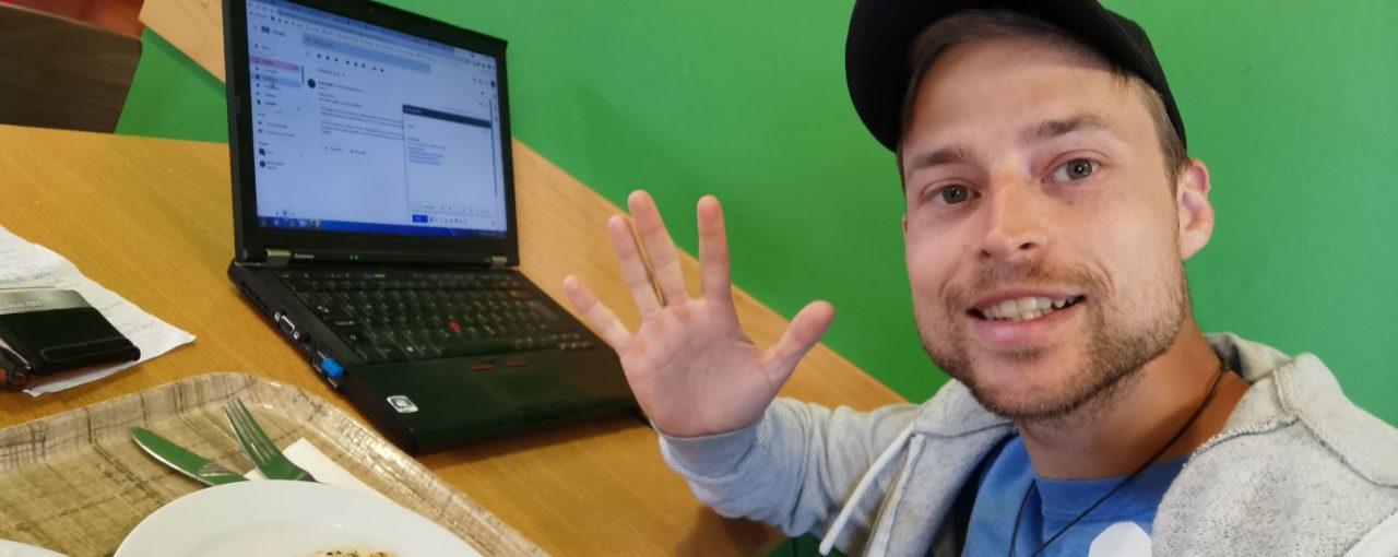 KAKO HKRATI OBLIKOVATI FIT POSTAVO, DOSEČI DOBRO POČUTJE, BITI USPEŠEN V ŽIVLJENJU IN GA UŽIVATI?